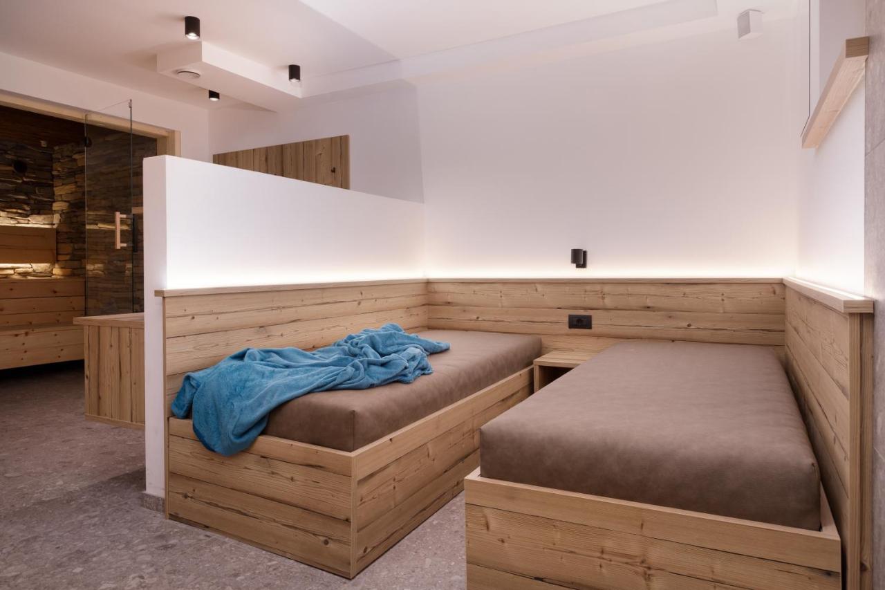 Apartments Pragser Wildsee Winklwiese Екстериор снимка
